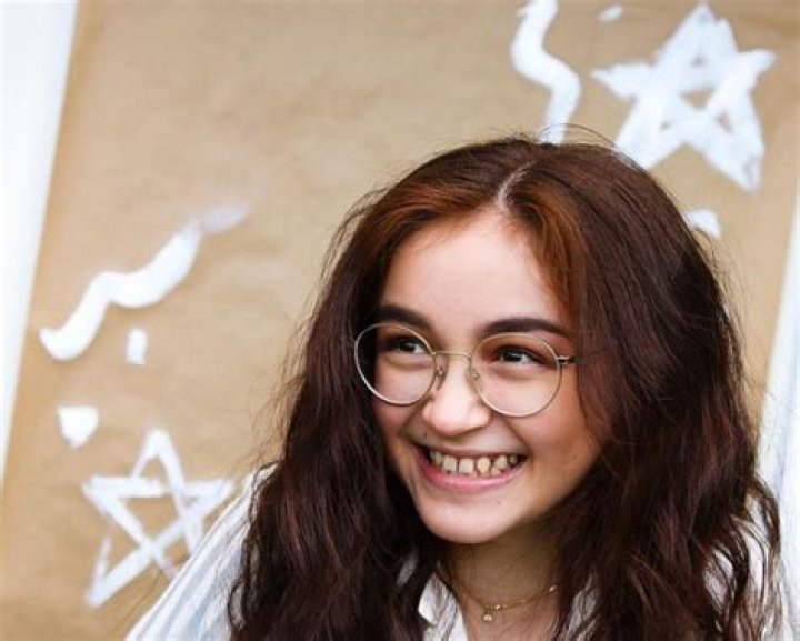 Anna Cathcart Movies and tv shows, Instagram, Ethnic Background, Teeth