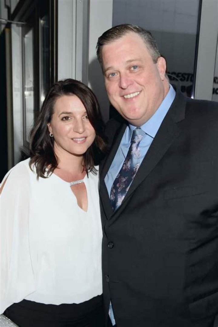 Billy Gardell: Wife, net worth, tattoos, smoking & body facts