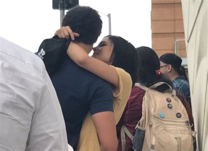 Calum Hood Girlfriend: Is He Still Dating Nia Lovelis