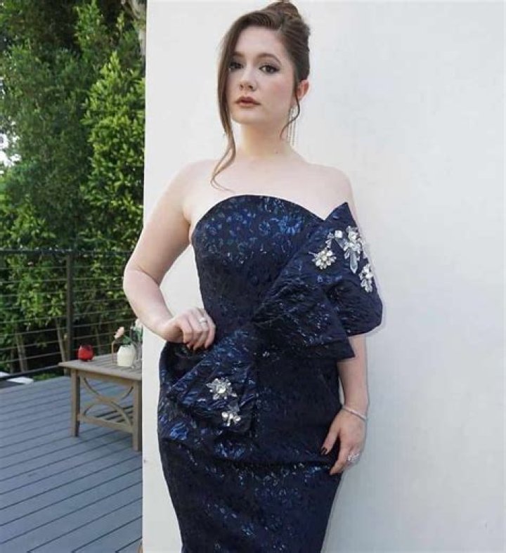 Emma Kenney’s Net Worth, Age, Height, Weight, Boyfriend, Dating, Kids, Bio-Wiki
