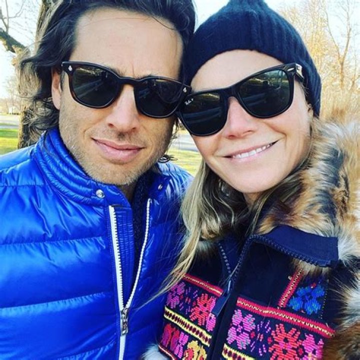 Gwyneth Paltrow – Bio, Net Worth, Facts, Married, Husband, Religion, Age, Parents, Date of Birth, Family, Awards, Wiki, Height, Famous, Kids, Siblings