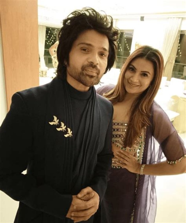 Himesh Reshammiya: Wife, net worth, tattoos, smoking & body facts