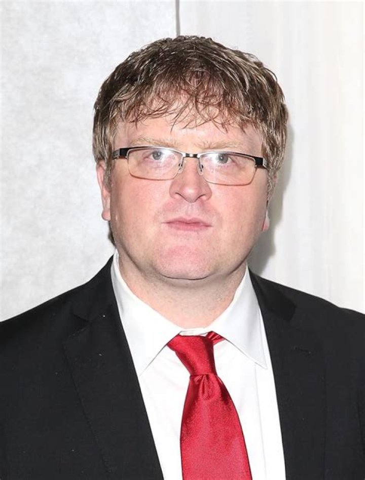 How Much Money Does v Make? Latest Mike Smith Net Worth Income Salary