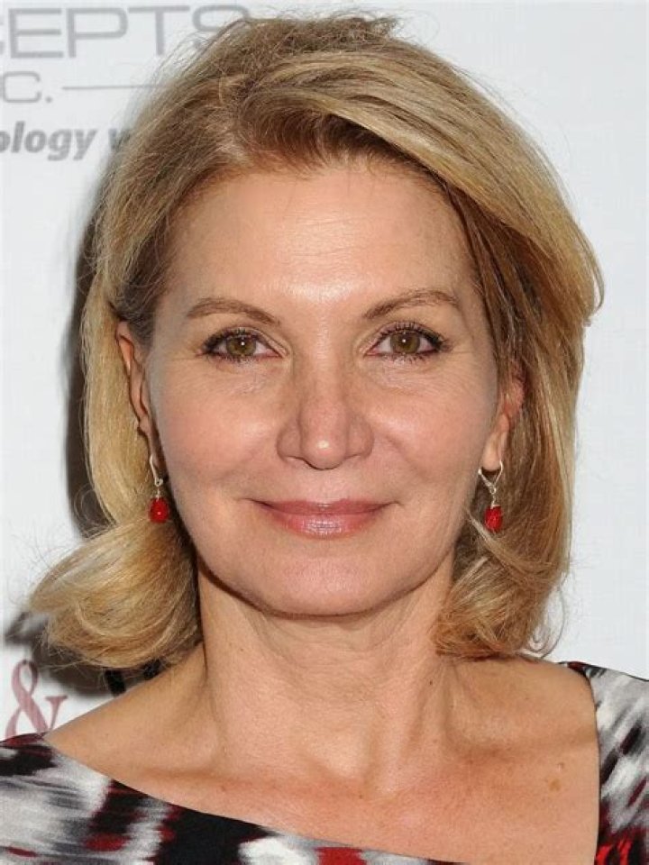 Isabella Hofmann Bio, Wiki, Age, Height, Education, Husband, Family, Movies and Net Worth