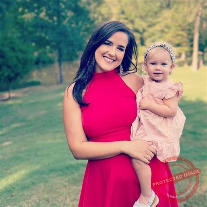 Janelle Bludau Bio, Wiki, Age, Height, Husband, KHOU, Salary, Net Worth