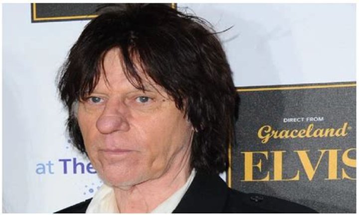 Jeff Beck Bio, Wiki, Age, Height, Family, Wife, Wired, Songs, House, Awards, and Net Worth