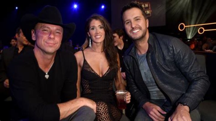 Kenny Chesney Girlfriend Fans Wonder Is He Is Still Dating With Mary Nolan