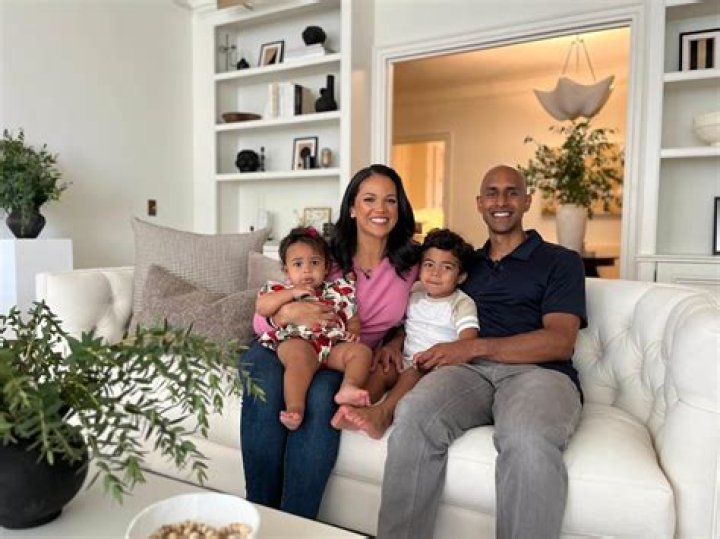 Laura Jarrett Biography, Age, Mother, Husband, CNN, Chicago And Twitter