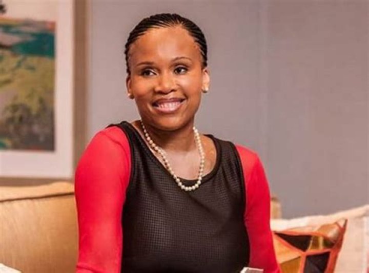 Leleti Khumalo Biography, Education, Career, Controversies, And Net Worth