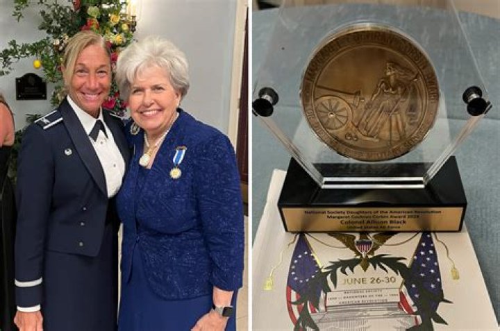 Leslie Hunt’s biography, net worth, fact, career, awards and life story