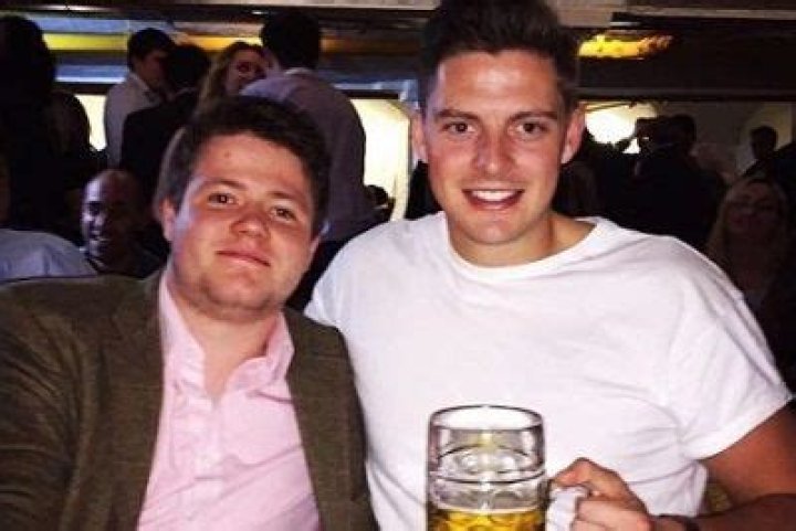 Love Island’s Dr Alex George Wikipedia, Biography , Brother Age, Family, Girlfriend