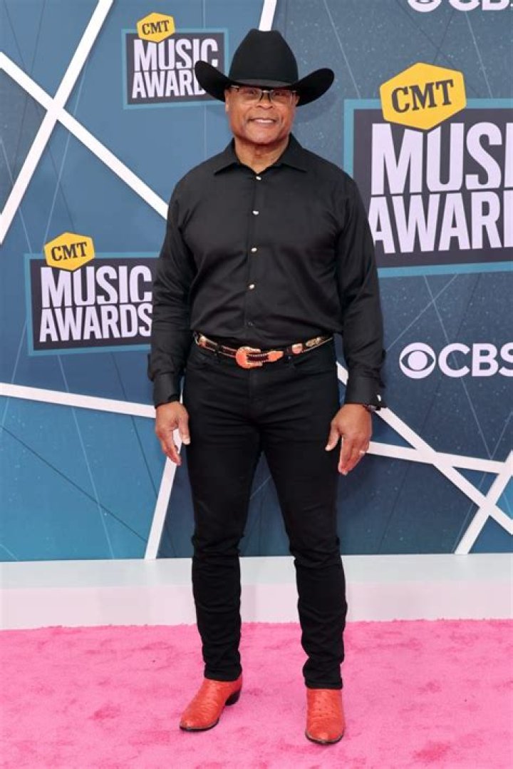 Mike Singletary Net Worth