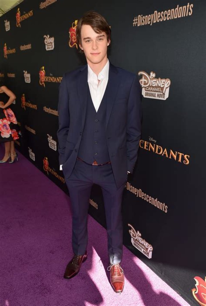 Mitchell Hope Net Worth