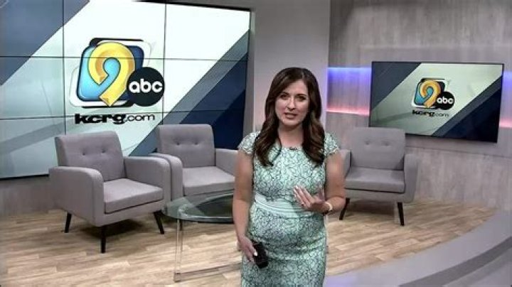 Nicole Agee Bio, Wiki, Age, Height, Husband, Kids, Parents, KCRG TV9, Salary and Net Worth