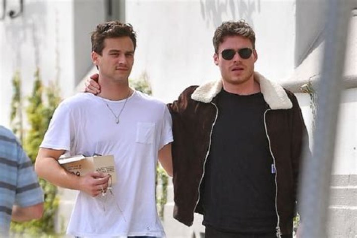 Richard Madden – Bio, Wife, Height, Girlfriend, Age, Net Worth, Is He Gay?