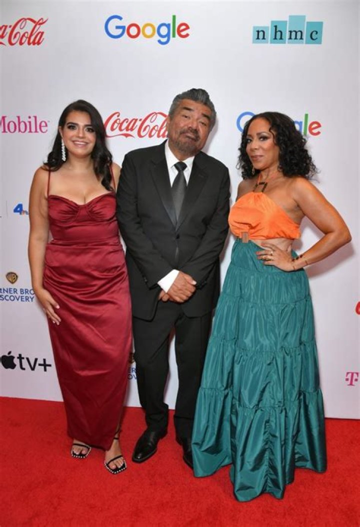 Selenis Leyva Net Worth