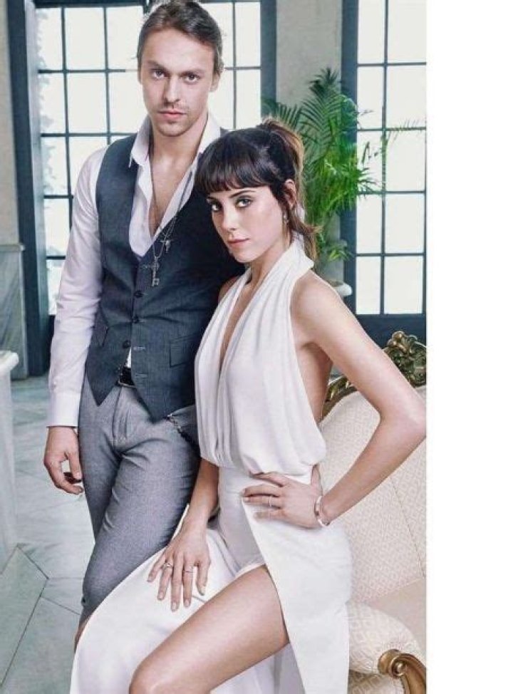 Who Is Metin Akdülger Girlfriend Cansu Dere? Meet The Cast Of The Club On Instagram