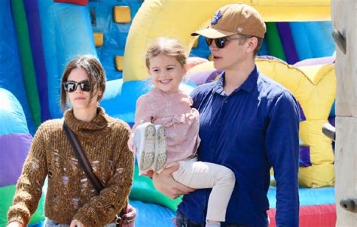 Who is Rachel Bilson’s baby daddy? Who did Hayden Christensen have a kid with?